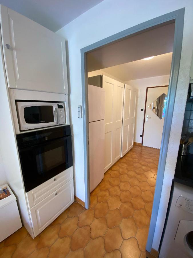 Les Locations Cinaureva « L'Argentiere » Apartment Ла Лонд-ле-Мор Екстериор снимка