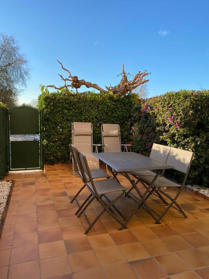 Les Locations Cinaureva « L'Argentiere » Apartment Ла Лонд-ле-Мор Екстериор снимка