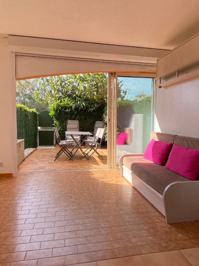 Les Locations Cinaureva « L'Argentiere » Apartment Ла Лонд-ле-Мор Екстериор снимка