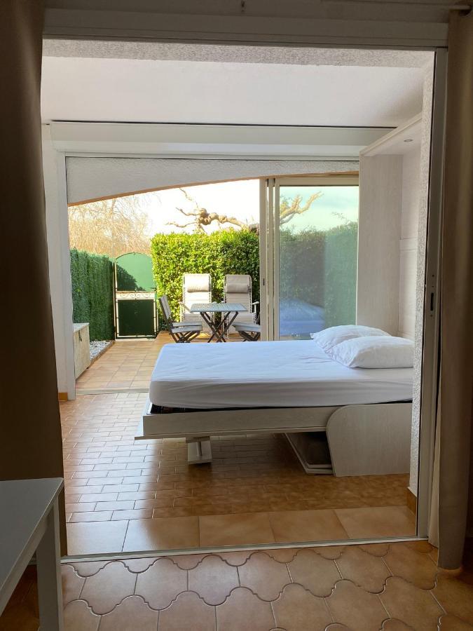 Les Locations Cinaureva « L'Argentiere » Apartment Ла Лонд-ле-Мор Екстериор снимка